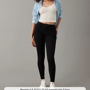 AEO Distressed Black The Dream Jean Curvy Super Hi-rise Jegging Size 6 Rise 11”.